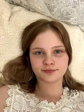 Snapshot of everydayy chatting on 11/02/25, 05:15 everydayy online show from 11/02/25, 05:15