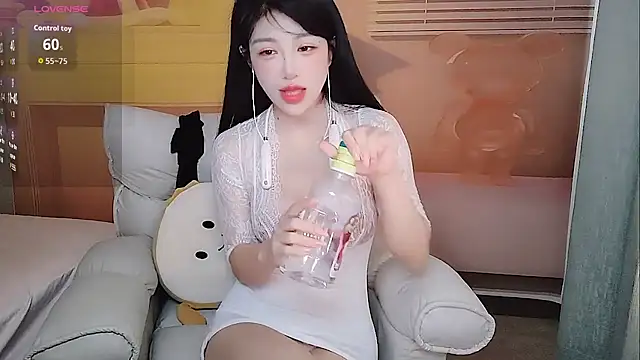 Coco--01 online show from 04/11/26, 01:32