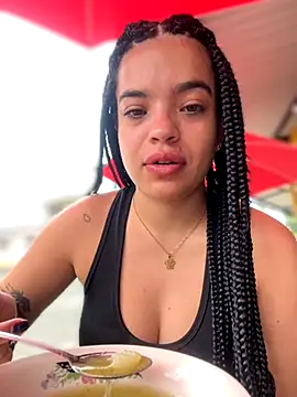 JuanitaMore01 online show from 12/05/25, 03:41