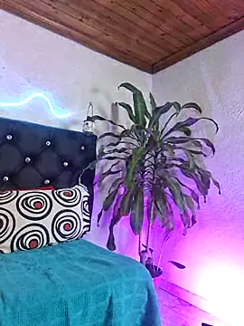 AliciaWhite online show from 10/01/25, 12:00