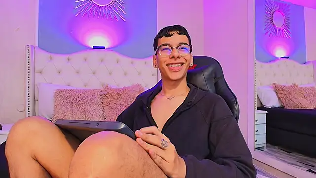 Aiden Royce online show from 09/22/25, 05:20