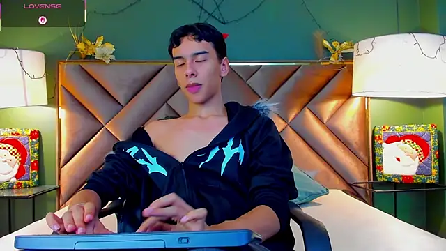 Aiden Royce online show from 12/18/25, 10:16