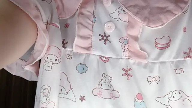 EnEn xiaobao online show from 11/14/25, 04:17