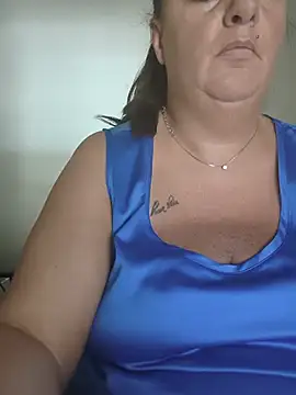 LaReginaNera online show from 06/25/26, 10:53