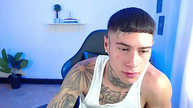 Snapshot of setthomas chatting on 10/15/25, 03:34 setthomas online show from 10/15/25, 03:34