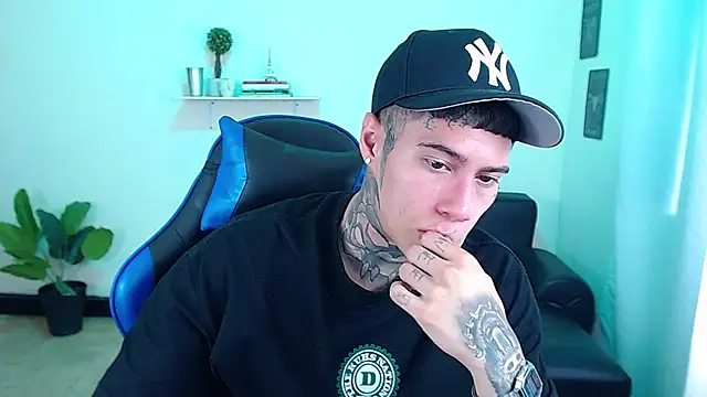 Snapshot of setthomas chatting on 11/05/25, 02:39 setthomas online show from 11/05/25, 02:39