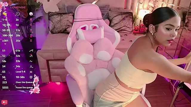 eimy 2 online show from 10/22/25, 04:46