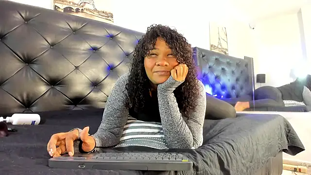 Kymy marquez online show from 04/12/26, 09:09