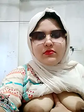 Snapshot of Nusrat-N chatting on 07/12/26, 03:41 Nusrat-N online show from 07/12/26, 03:41