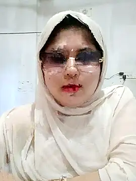 Snapshot of Nusrat-N chatting on 07/17/26, 05:58 Nusrat-N online show from 07/17/26, 05:58