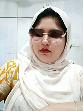Snapshot of Nusrat-N chatting on 07/20/26, 04:05 Nusrat-N online show from 07/20/26, 04:05