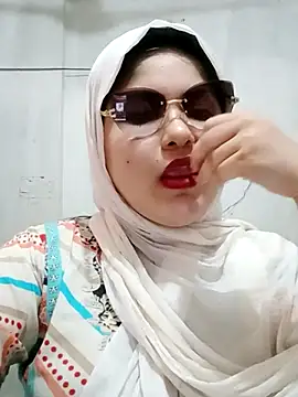 Snapshot of Nusrat-N chatting on 07/23/26, 01:30 Nusrat-N online show from 07/23/26, 01:30