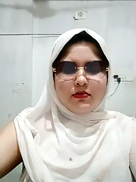 Snapshot of Nusrat-N chatting on 07/25/26, 01:19 Nusrat-N online show from 07/25/26, 01:19