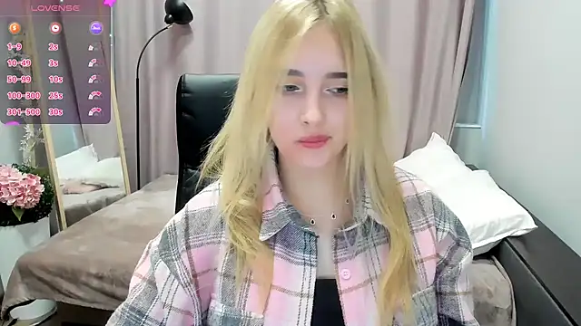 TaisiaHot online show from 04/24/26, 08:06