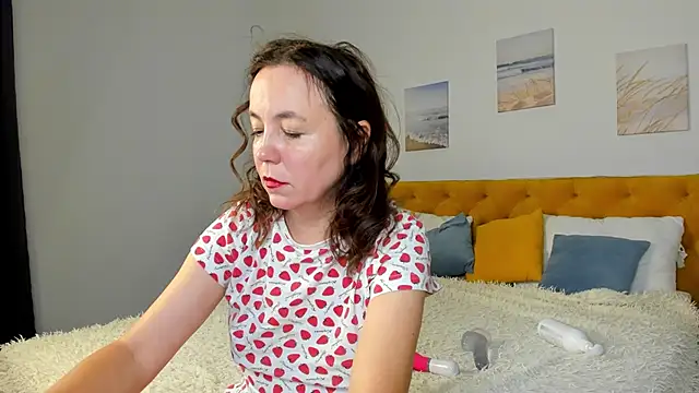 Snapshot of Kira_Adler chatting on 10/12/25, 01:15 Kira Adler online show from 10/12/25, 01:15