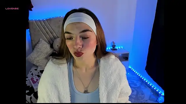 Mia Victoria22 online show from 03/18/26, 02:42