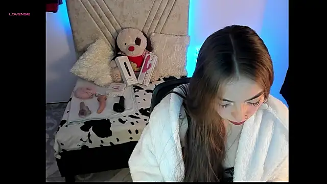 Mia Victoria22 online show from 04/21/26, 02:04