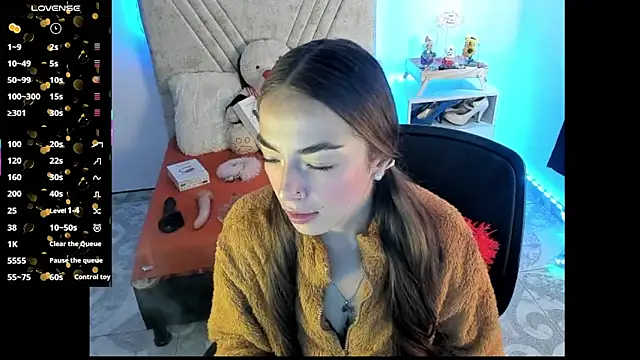 Snapshot of Mia_Victoria22 chatting on 07/05/26, 06:59 Mia Victoria22 online show from 07/05/26, 06:59