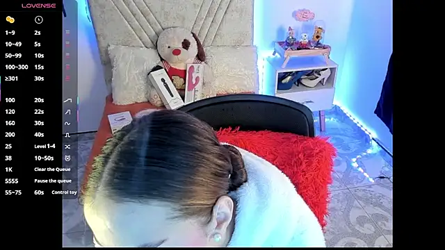 Snapshot of Mia_Victoria22 chatting on 07/17/26, 04:34 Mia Victoria22 online show from 07/17/26, 04:34