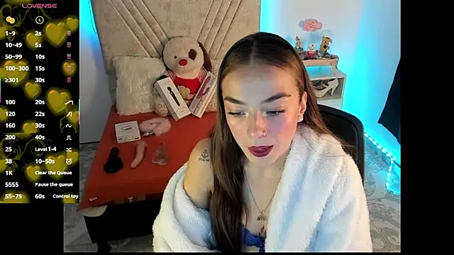 Snapshot of Mia_Victoria22 chatting on 07/23/26, 02:20 Mia Victoria22 online show from 07/23/26, 02:20
