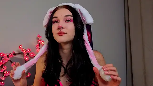 JenniferSullivan online show from 10/24/25, 09:22