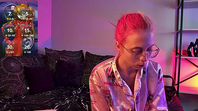 SakuraBliss online show from 10/05/25, 04:27