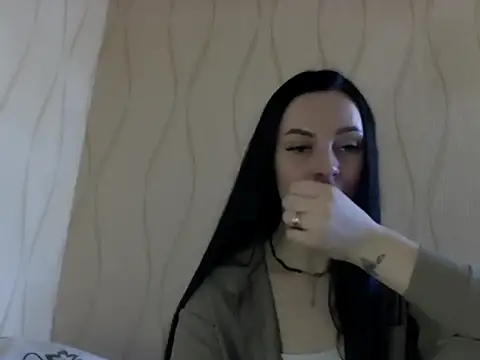 Lulii24 online show from 12/18/25, 01:06