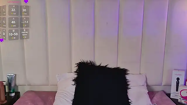 ChloeJoness  online show from 12/17/25, 08:04