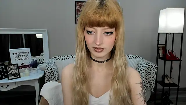 MistyMarlo online show from 05/02/26, 06:07