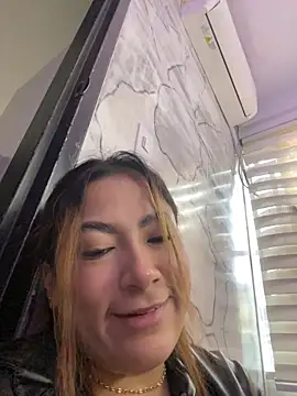 MacarenaRosse online show from 11/28/25, 08:00