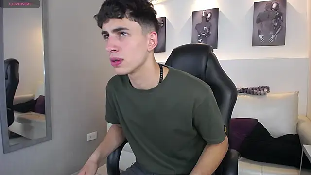 AdrianRinaldi online show from 09/24/25, 08:34