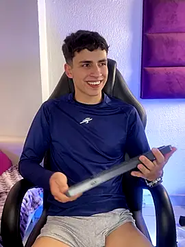 AdrianRinaldi online show from 09/28/25, 08:20