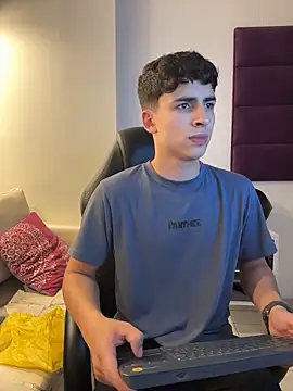 AdrianRinaldi online show from 12/02/25, 08:04