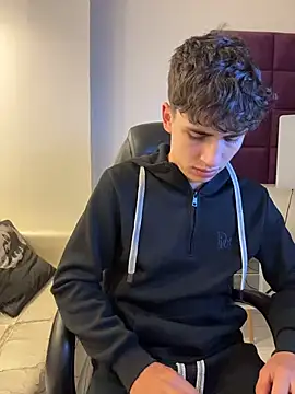 AdrianRinaldi online show from 12/05/25, 08:05