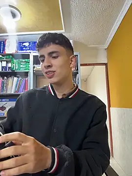 AdrianRinaldi online show from 04/17/26, 07:39