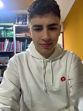 Snapshot of AdrianRinaldi chatting on 05/12/26, 01:30 AdrianRinaldi online show from 05/12/26, 01:30