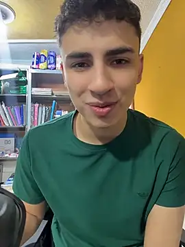 Snapshot of AdrianRinaldi chatting on 05/20/26, 02:01 AdrianRinaldi online show from 05/20/26, 02:01