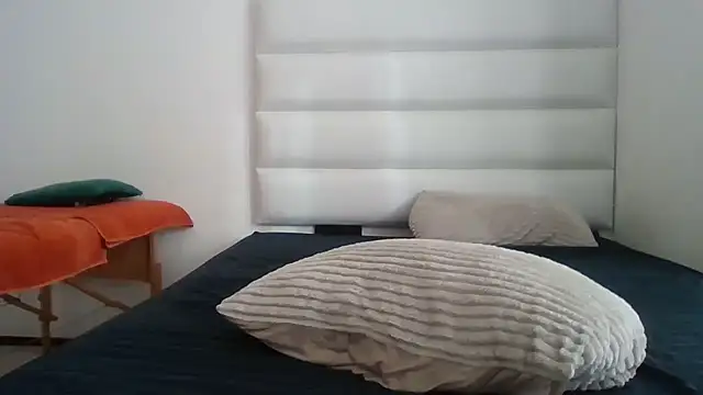Snapshot of SexyNonnyy chatting on 05/13/26, 06:00 SexyNonnyy online show from 05/13/26, 06:00