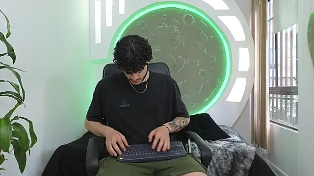 Rafael Mendezz online show from 10/17/25, 09:28