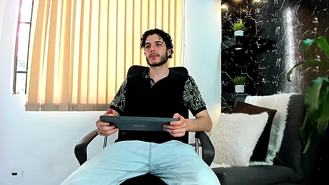 Rafael Mendezz online show from 11/08/25, 08:51