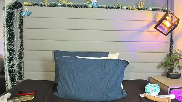 Hisoka 011 online show from 01/08/26, 09:00