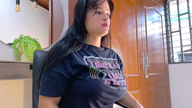 Jennifer Vega1 online show from 02/11/26, 08:25