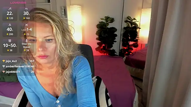 Julia Giulia online show from 07/14/26, 02:05