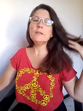 Snapshot of Merida2276 chatting on 12/18/25, 11:27 Merida2276 online show from 12/18/25, 11:27