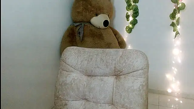lucy1609 online show from 10/06/25, 07:44
