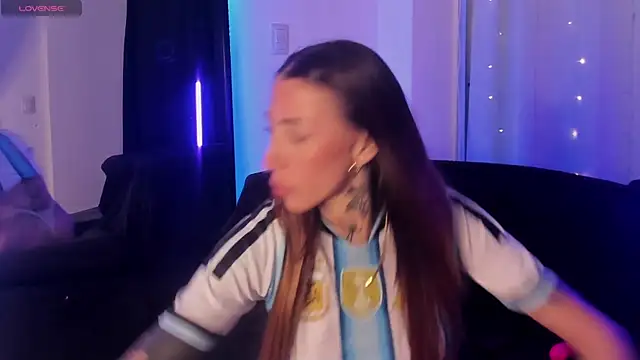 GiaJamess online show from 05/13/26, 01:36