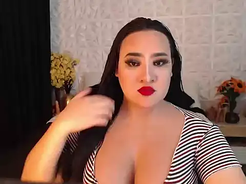 Hotcum ella online show from 12/15/25, 11:42