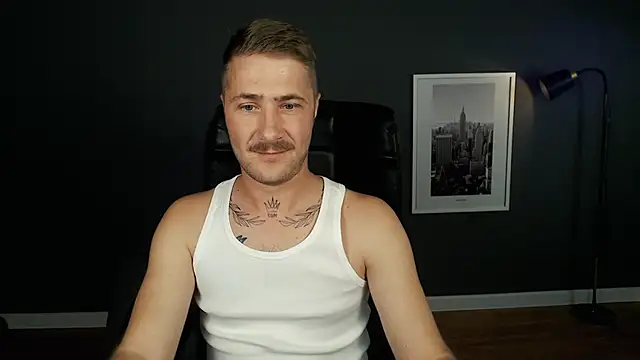 Snapshot of Mr_At_ chatting on 09/19/25, 07:21 Mr At  online show from 09/19/25, 07:21