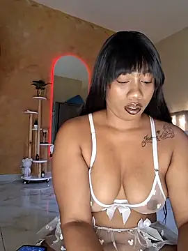 Naomi jhonson online show from 04/17/26, 07:50