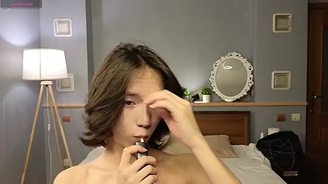 Snapshot of okerriella chatting on 10/15/25, 01:55 okerriella online show from 10/15/25, 01:55